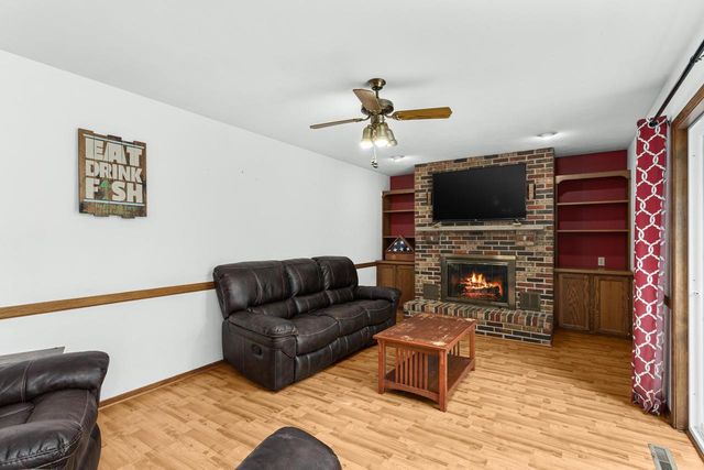 704 Meadow Court, Deforest, WI 53532