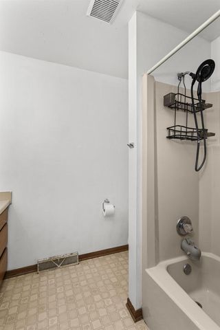 704 Meadow Court, Deforest, WI 53532