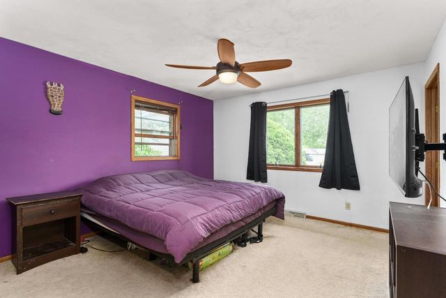 704 Meadow Court, Deforest, WI 53532