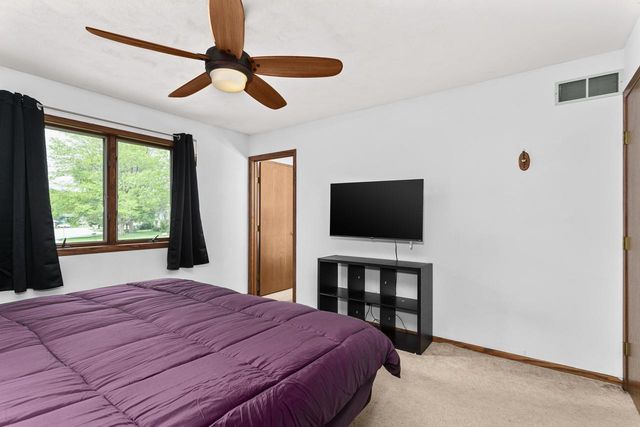 704 Meadow Court, Deforest, WI 53532