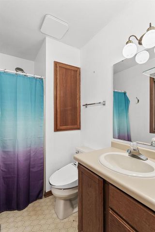 704 Meadow Court, Deforest, WI 53532