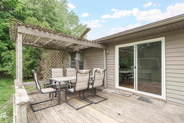 704 Meadow Court, Deforest, WI 53532