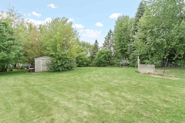 704 Meadow Court, Deforest, WI 53532