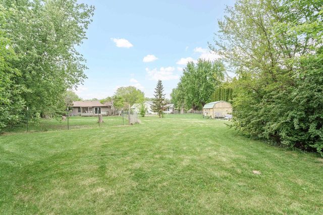 704 Meadow Court, Deforest, WI 53532