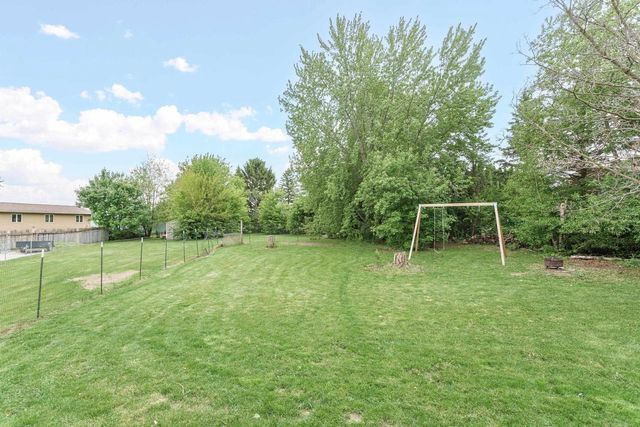 704 Meadow Court, Deforest, WI 53532