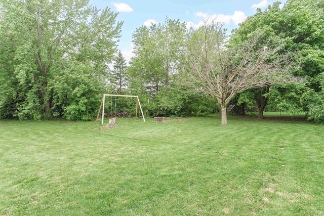 704 Meadow Court, Deforest, WI 53532