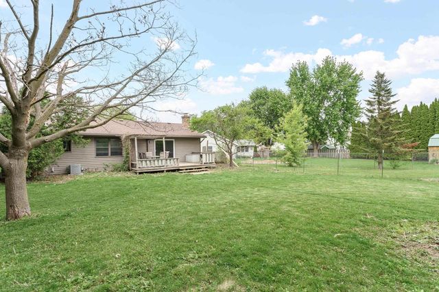 704 Meadow Court, Deforest, WI 53532