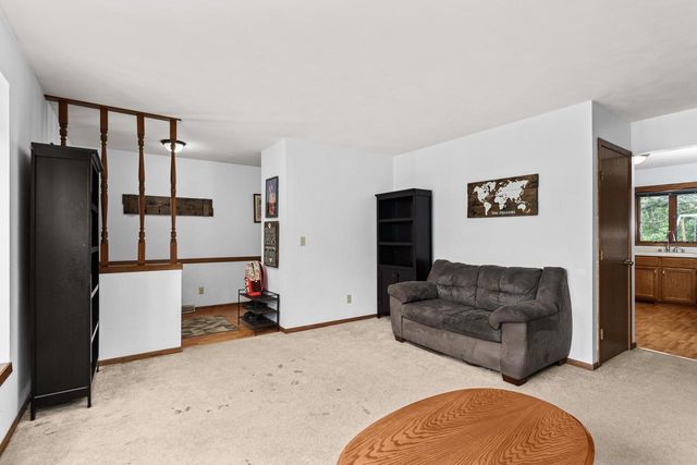 704 Meadow Court, Deforest, WI 53532