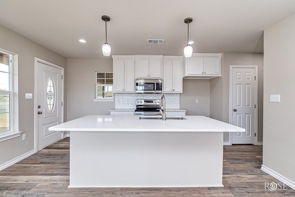 Image 7 of property listing at 304 E 22nd St, San Angelo, TX 76903