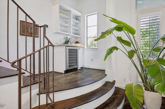 2423 Waugh Drive, Houston, TX 77006