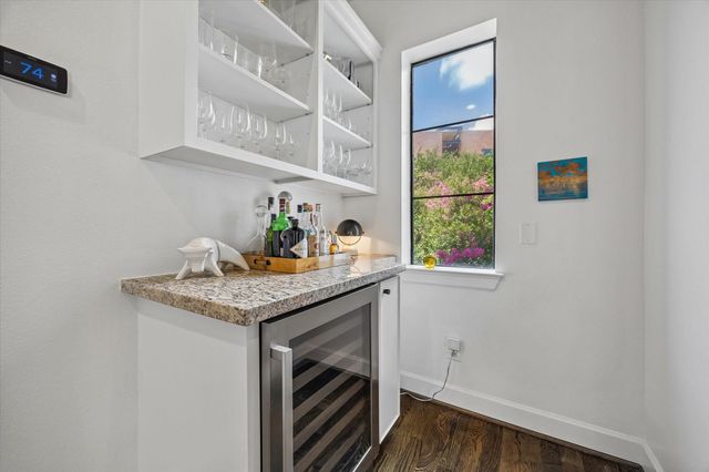 2423 Waugh Drive, Houston, TX 77006