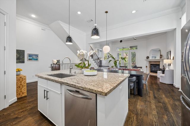 2423 Waugh Drive, Houston, TX 77006