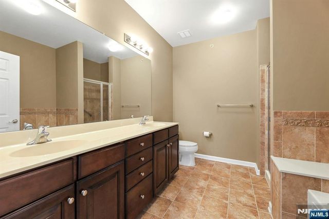 6 Cliff Road D2, Woodland Park, NJ 07424