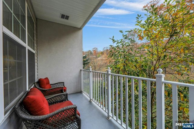 6 Cliff Road D2, Woodland Park, NJ 07424