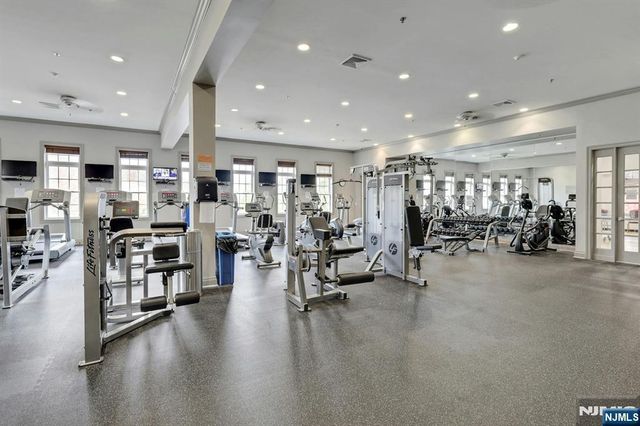 6 Cliff Road D2, Woodland Park, NJ 07424