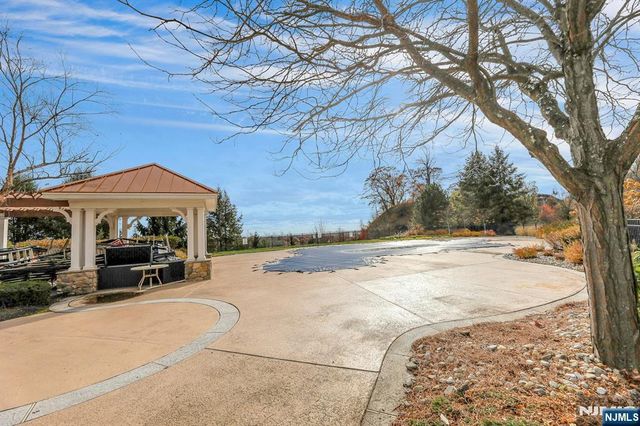 6 Cliff Road D2, Woodland Park, NJ 07424