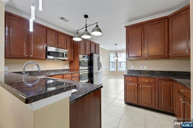 6 Cliff Road D2, Woodland Park, NJ 07424