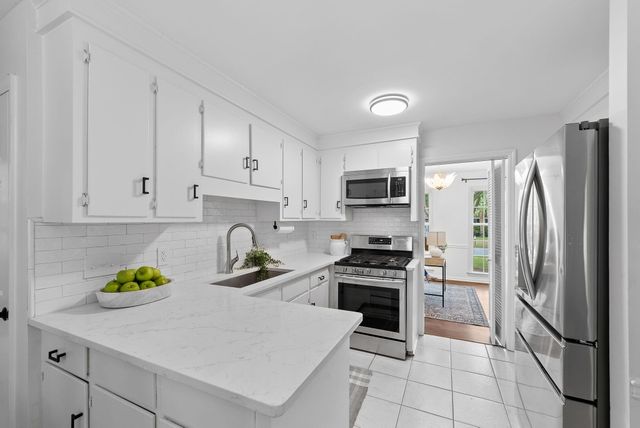 9 Windsor Drive, Charleston, SC 29407