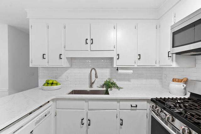 9 Windsor Drive, Charleston, SC 29407