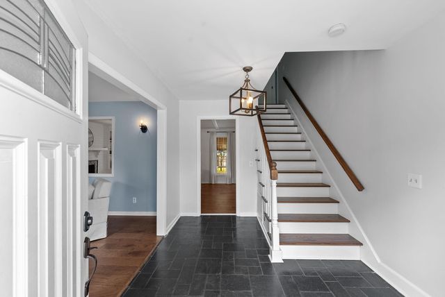9 Windsor Drive, Charleston, SC 29407