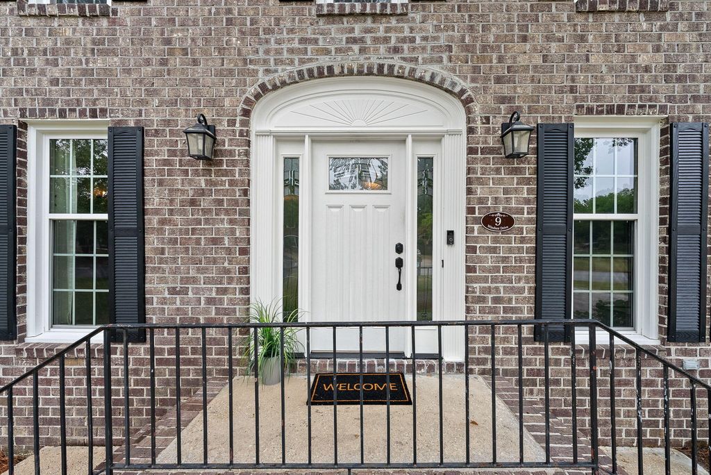 9 Windsor Drive, Charleston, SC 29407