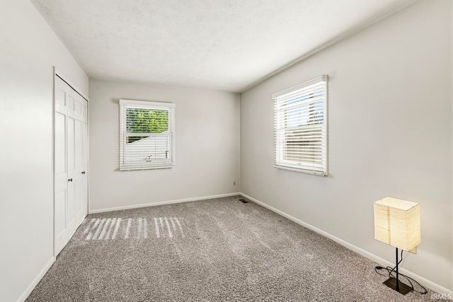 1473 Cambridge Drive, South Bend, IN 46614