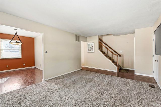 1473 Cambridge Drive, South Bend, IN 46614