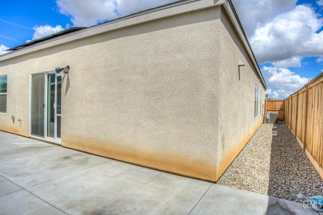 9611 Clear Ridge Way, Shafter, CA 93263