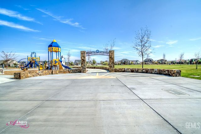 9611 Clear Ridge Way, Shafter, CA 93263