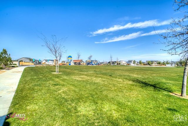 9611 Clear Ridge Way, Shafter, CA 93263