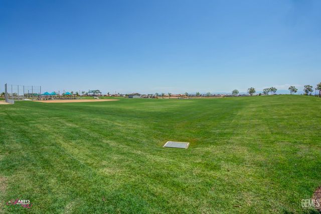 9611 Clear Ridge Way, Shafter, CA 93263