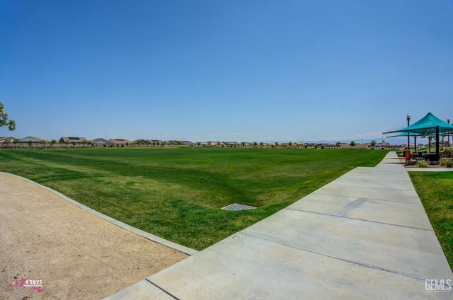 9611 Clear Ridge Way, Shafter, CA 93263
