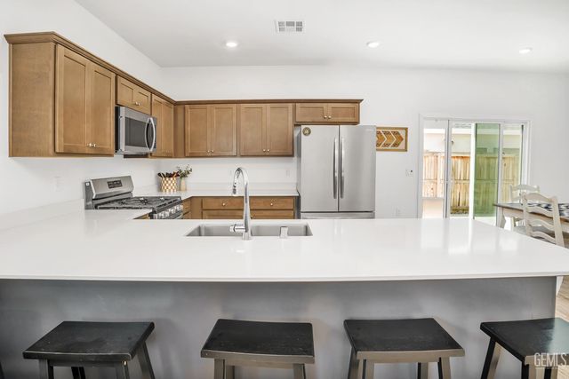 9611 Clear Ridge Way, Shafter, CA 93263