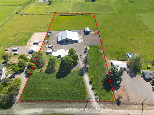 5900 Peace Lane, Central Point, OR 97502