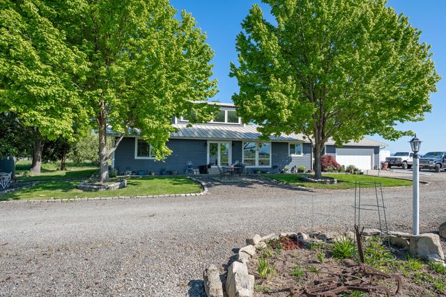 5900 Peace Lane, Central Point, OR 97502