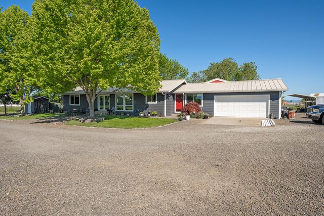 5900 Peace Lane, Central Point, OR 97502