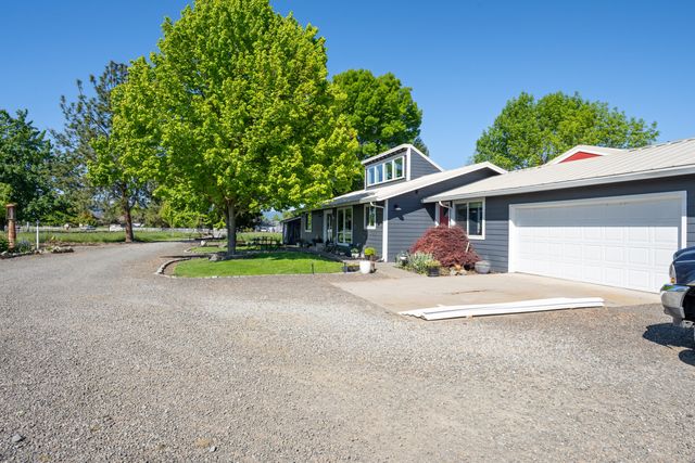 5900 Peace Lane, Central Point, OR 97502