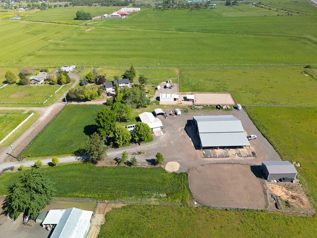 5900 Peace Lane, Central Point, OR 97502