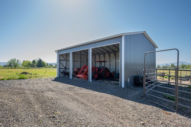 5900 Peace Lane, Central Point, OR 97502