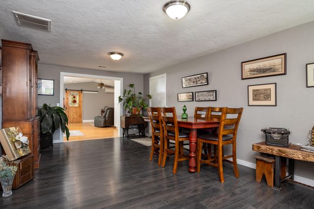 5900 Peace Lane, Central Point, OR 97502