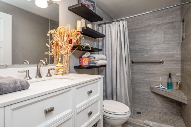5900 Peace Lane, Central Point, OR 97502