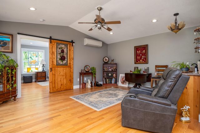5900 Peace Lane, Central Point, OR 97502