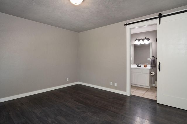 5900 Peace Lane, Central Point, OR 97502