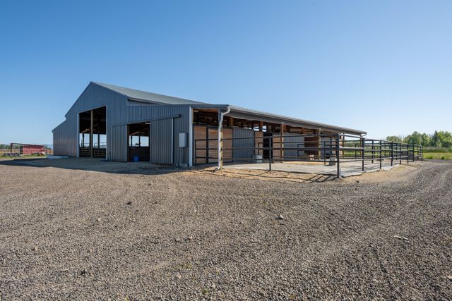 5900 Peace Lane, Central Point, OR 97502