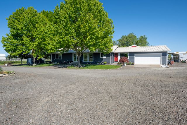 5900 Peace Lane, Central Point, OR 97502