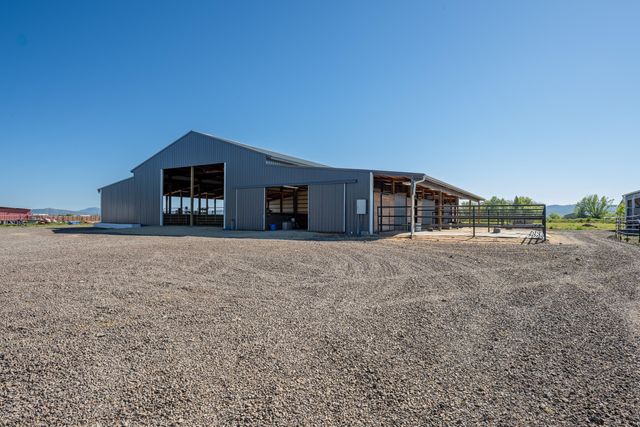 5900 Peace Lane, Central Point, OR 97502