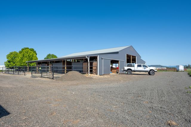 5900 Peace Lane, Central Point, OR 97502