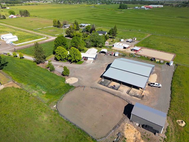 5900 Peace Lane, Central Point, OR 97502