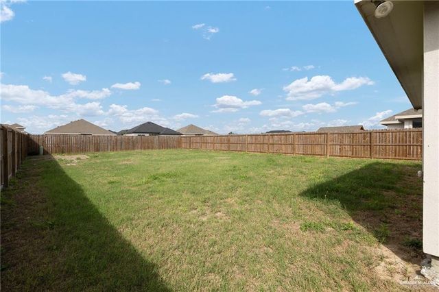 10729 N Sugar Bear Drive, Edinburg, TX 78541