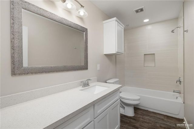 10729 N Sugar Bear Drive, Edinburg, TX 78541